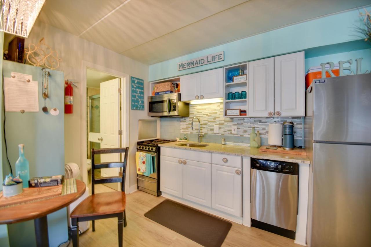Chic Virginia Beach Retreat - Pool, Steps To Beach Екстер'єр фото