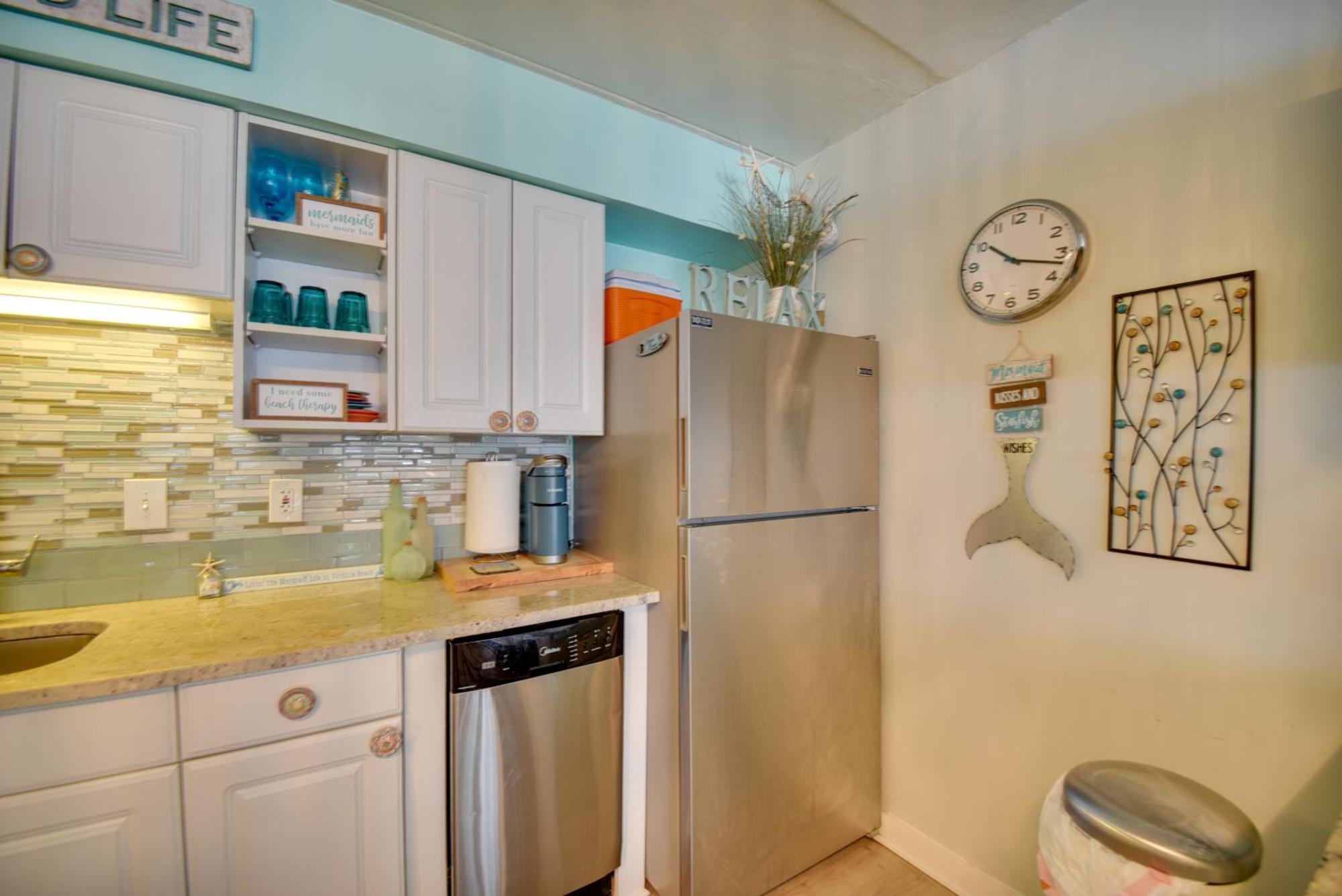 Chic Virginia Beach Retreat - Pool, Steps To Beach Екстер'єр фото