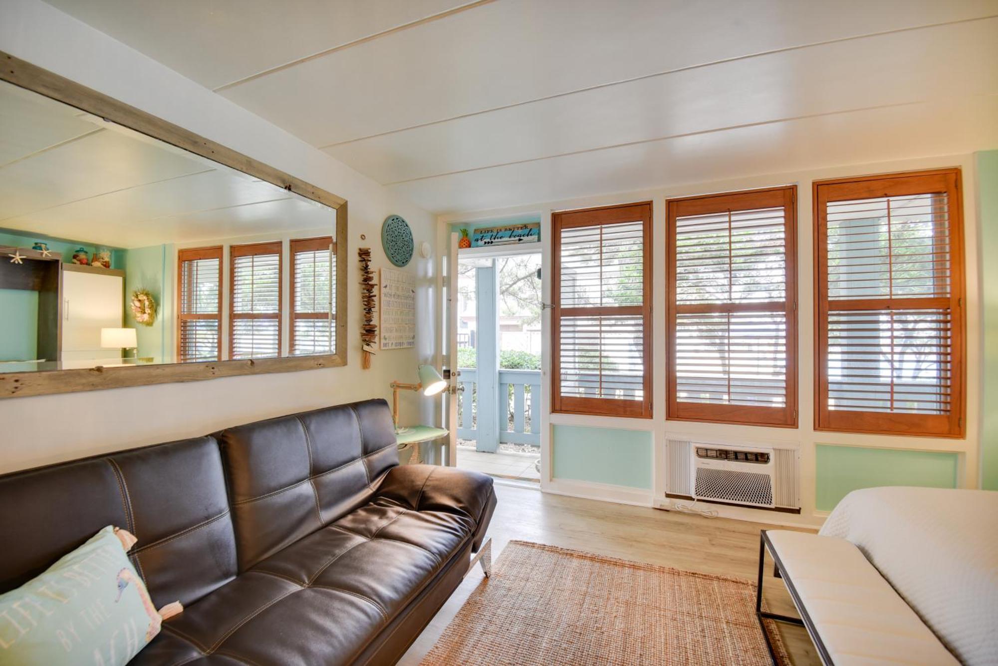 Chic Virginia Beach Retreat - Pool, Steps To Beach Екстер'єр фото