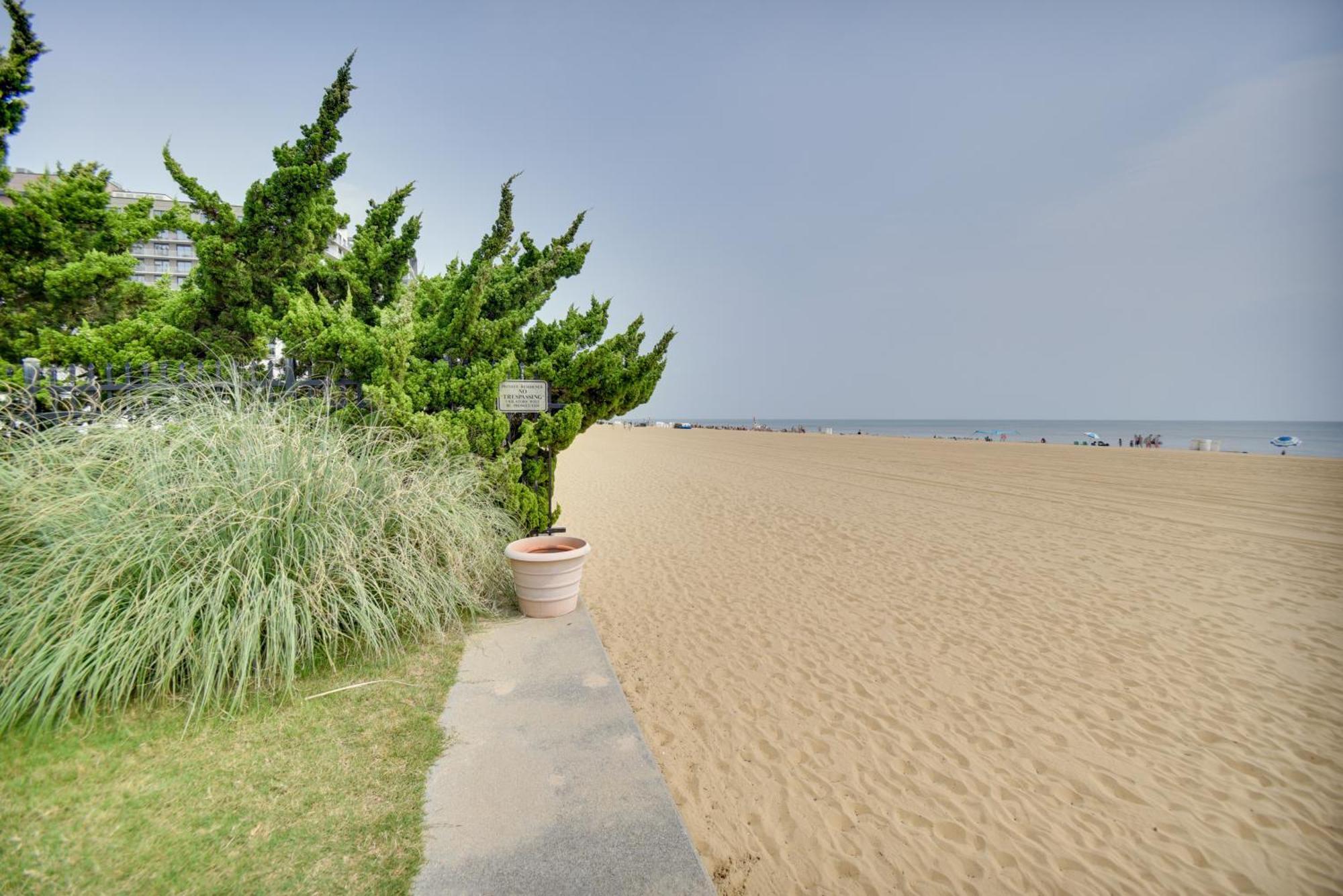 Chic Virginia Beach Retreat - Pool, Steps To Beach Екстер'єр фото