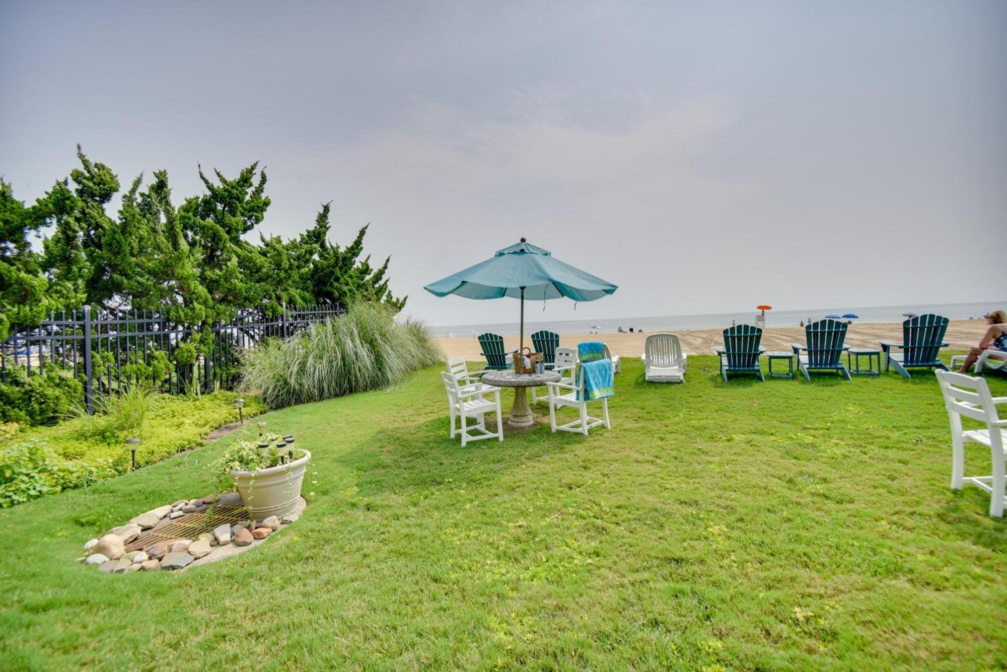 Chic Virginia Beach Retreat - Pool, Steps To Beach Екстер'єр фото